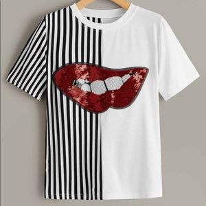 CONTRAST SEQUIN LIP TEE